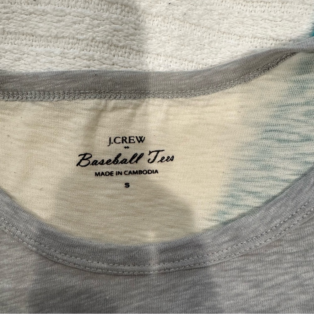 J. Crew women’s baseball tee grey and white heather size small - Picture 7 of 8